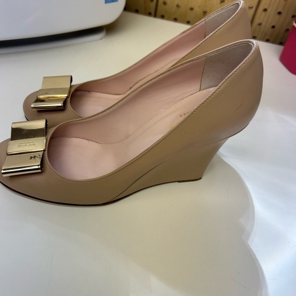 Kate Spade New York Leather Bow Accents Pumps - Picture 3 of 12